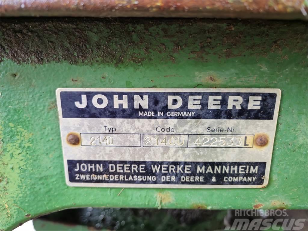 John Deere 2140 Traktory