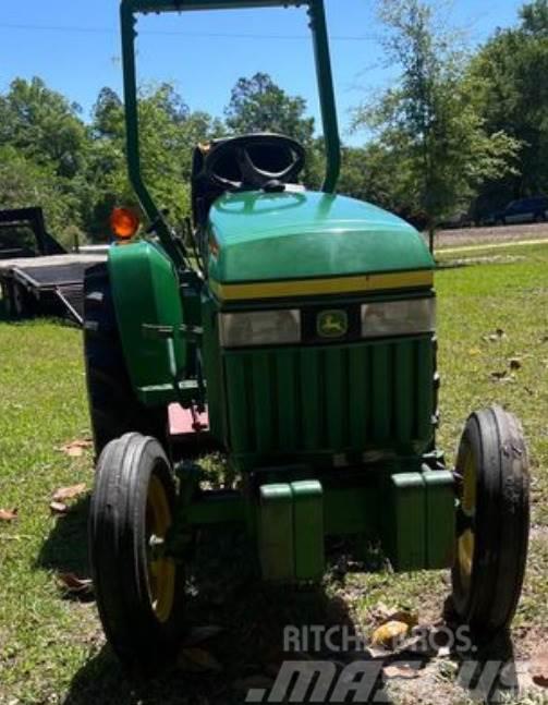 John Deere 3005 Kompaktné traktory