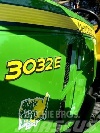 John Deere 3032E Kompaktné traktory