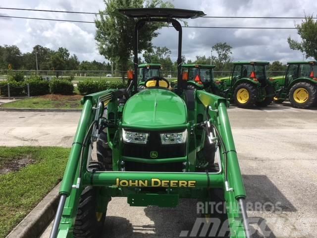 John Deere 4066M Traktory