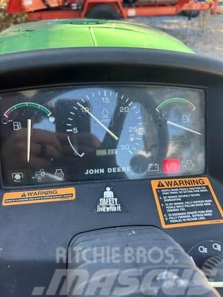 John Deere 4200 Kompaktné traktory