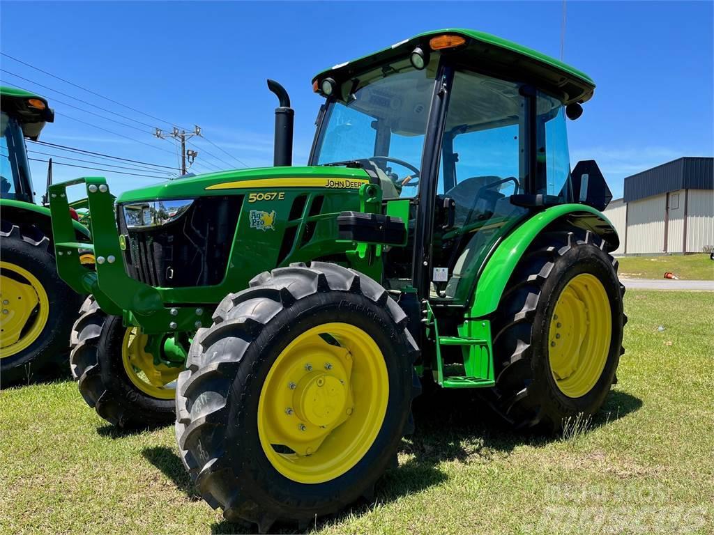 John Deere 5067E Kompaktné traktory