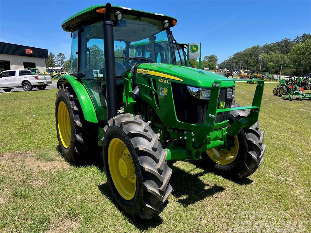 John Deere 5067E Kompaktné traktory