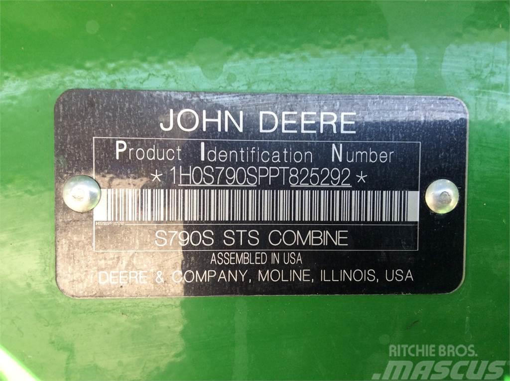 John Deere S790 Kombinované zberacie stroje