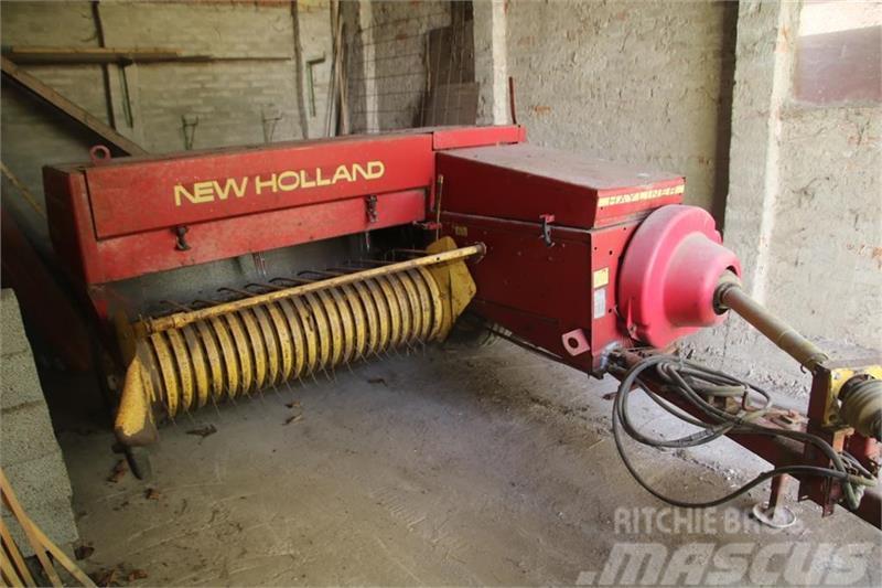 New Holland 376 småballepresser Ďalšie poľnohospodárske stroje