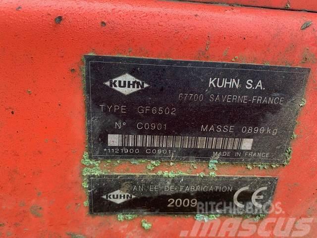 Kuhn GF 6502 Obracače a zhrabovače sena