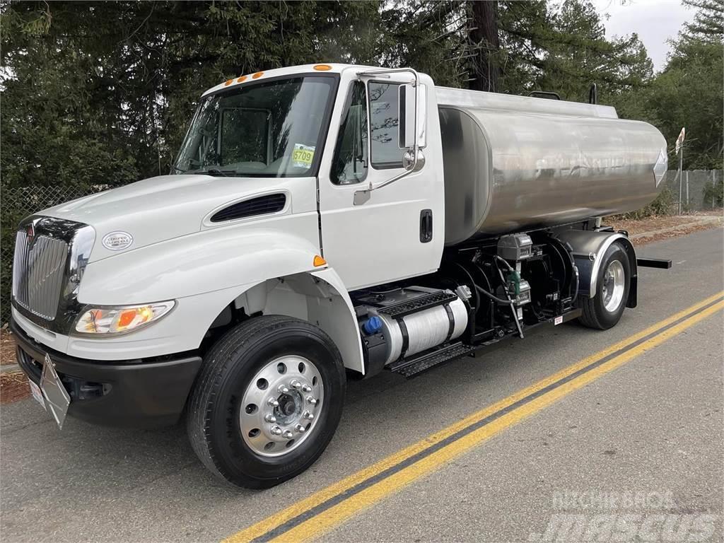 International DuraStar 4400 Cisternové nákladné vozidlá