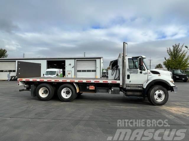 International WorkStar 7500 Plošinové nákladné automobily/nákladné automobily so sklápacími bočnicami