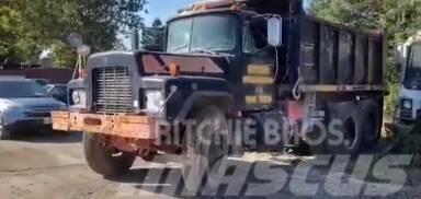 Mack RD690SX Dump Truck Sklápače