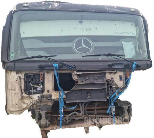 Mercedes-Benz /Tipo: V90 R.3.44-1 / Cabine completa Mercedes Act Kabíny a interiér