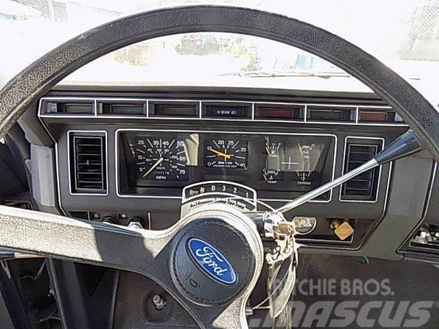 Ford F700 Skriňová nadstavba