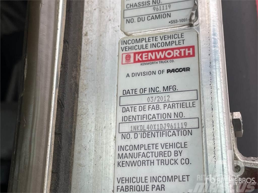 Kenworth T800 Valník s navijakom