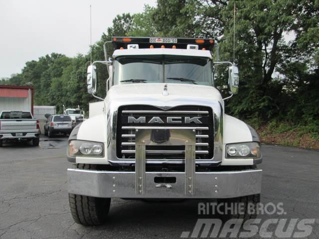 Mack GR64BR Sklápače