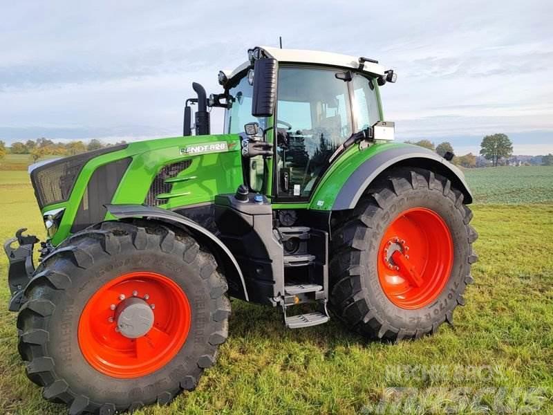 Fendt 828 VARIO S4 PROFI+ Traktory