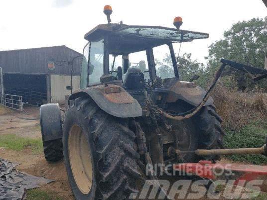 New Holland M135 Traktory