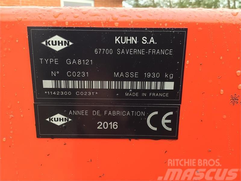 Kuhn GA 8121 Obracače a zhrabovače sena