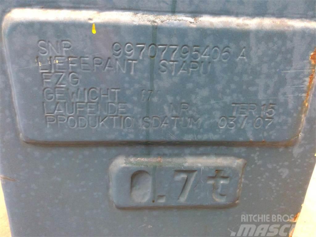 Faun ATF 40G-2 counterweight 0,7 ton left side Diely a zariadenia žeriavov