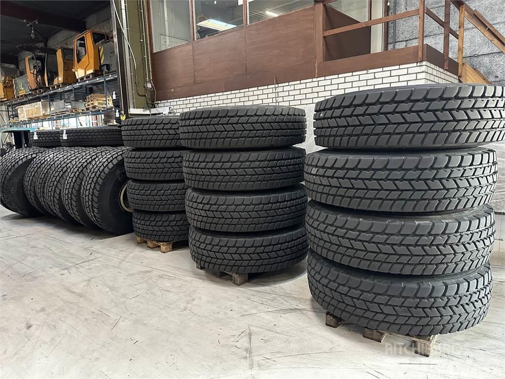 Liebherr Crane Tires/Rims for sale Univerzálne terénne žeriavy