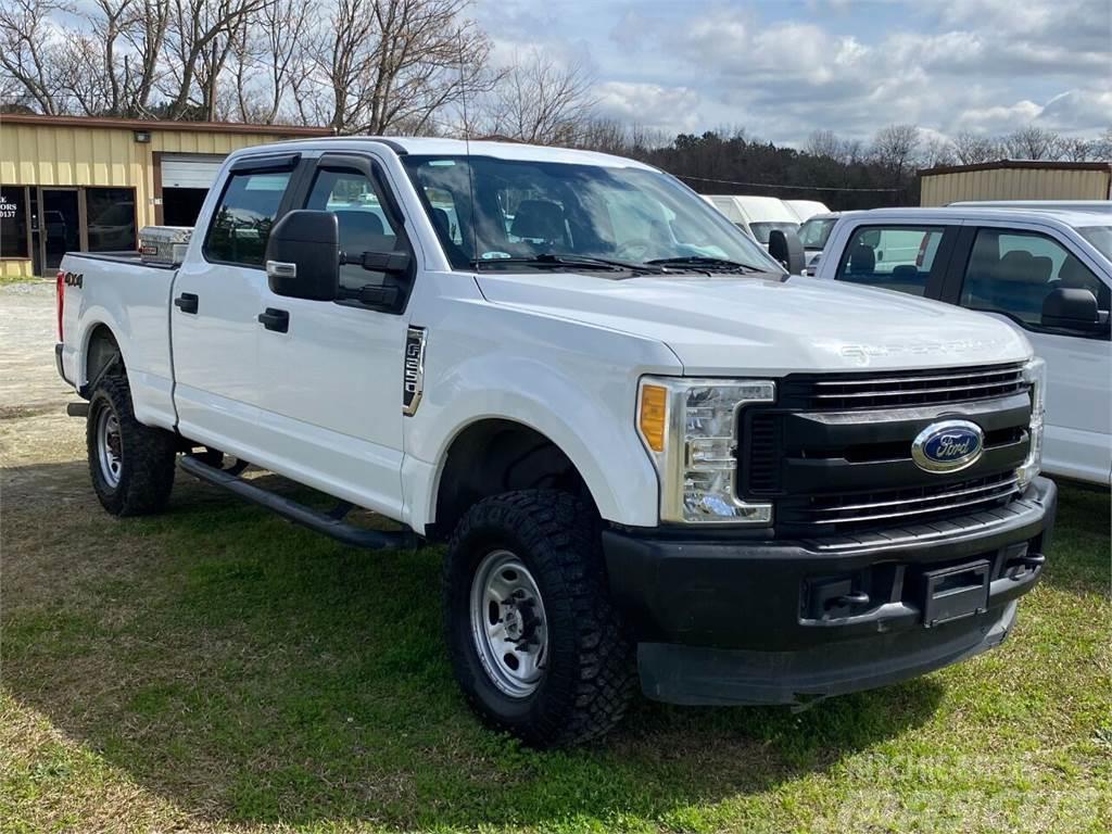 Ford F-250 Super Duty Iné
