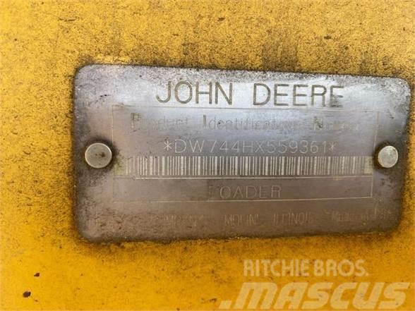 John Deere 744H Kolesové nakladače