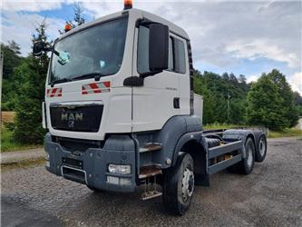 MAN TGS 28.320 6x4-4 BL chassis, front drive