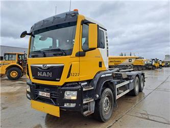 MAN TGS 33.460 (with 25T Containerhook)