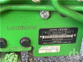John Deere 3033R