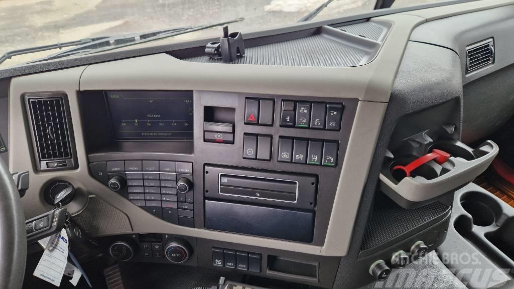 Volvo FM420 6X2*4 PK12502 Valník s navijakom