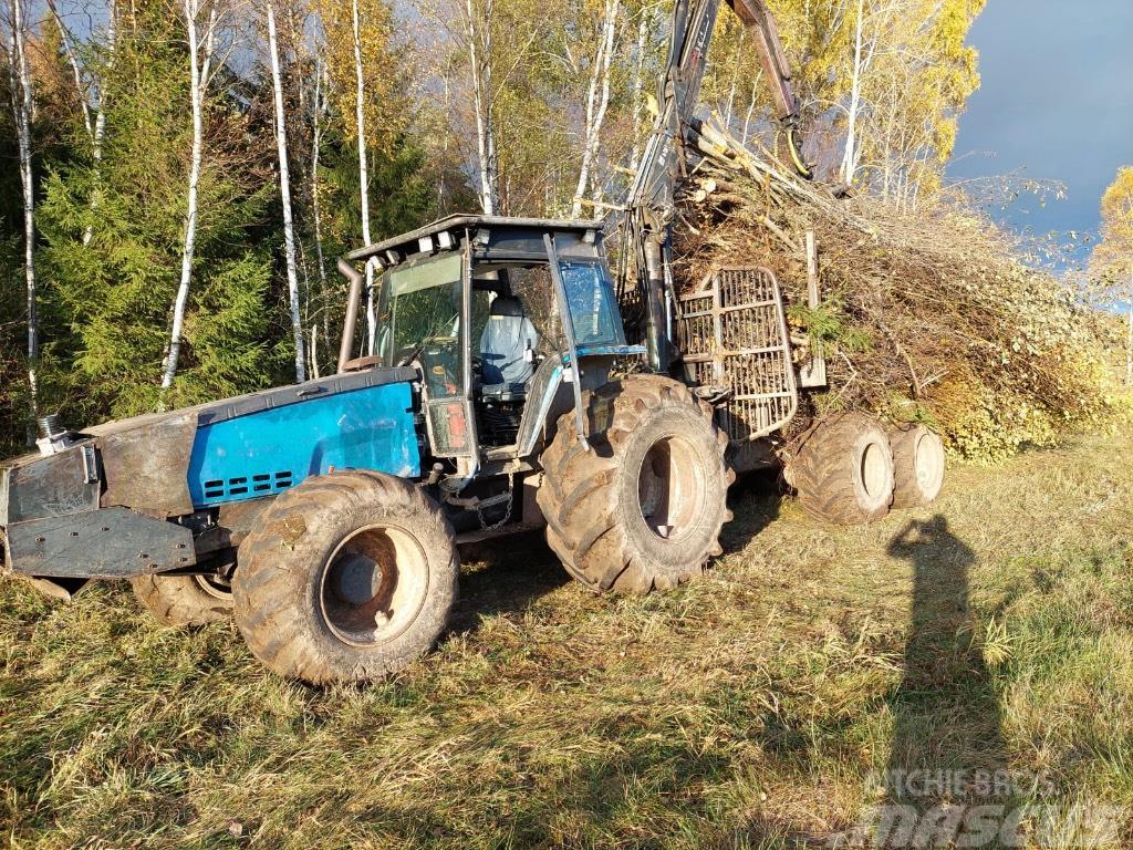 Valtra 8400 Lesné traktory