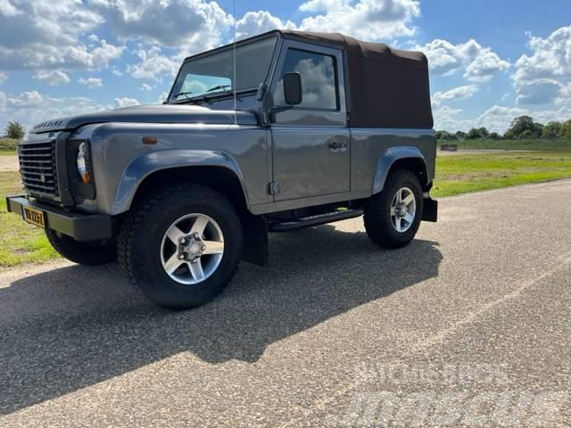 Land Rover Defender Iconic Edition 2017 only 8888 km Automobily
