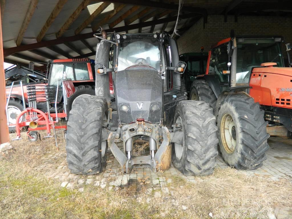Valtra T 234 V Traktory