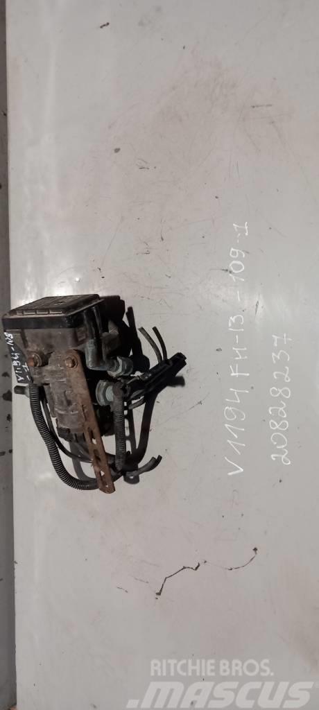 Volvo FH13.440 EBS brake valve 20828237 Brzdy