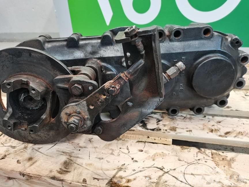 New Holland LM 1740 {Spicer 87530825} intermediate gearbox Prevodovka