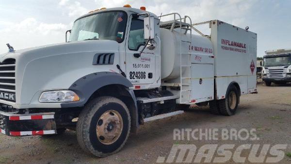 Mack Lube truck GU813E Cisternové nákladné vozidlá