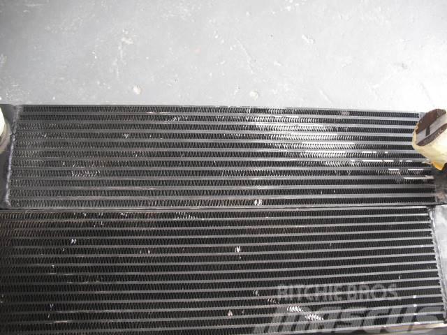 Komatsu D51  3x radiators Pásové dozéry