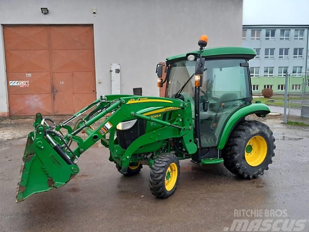 John Deere 3045 R Kompaktné traktory