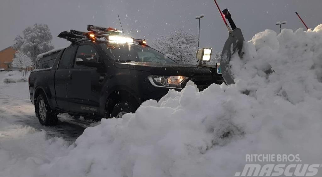 Ford Ranger with snowplow and sandspreader Dodávky