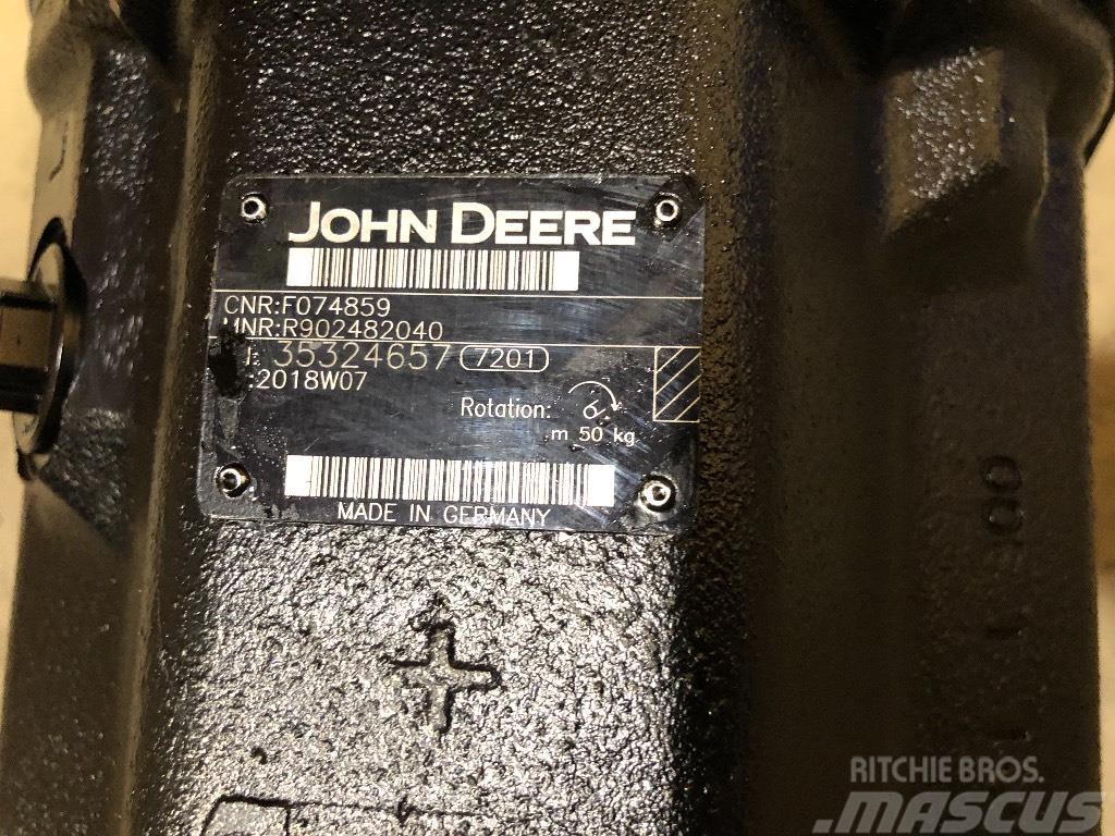 John Deere 810 E/F074859 Lesné traktory