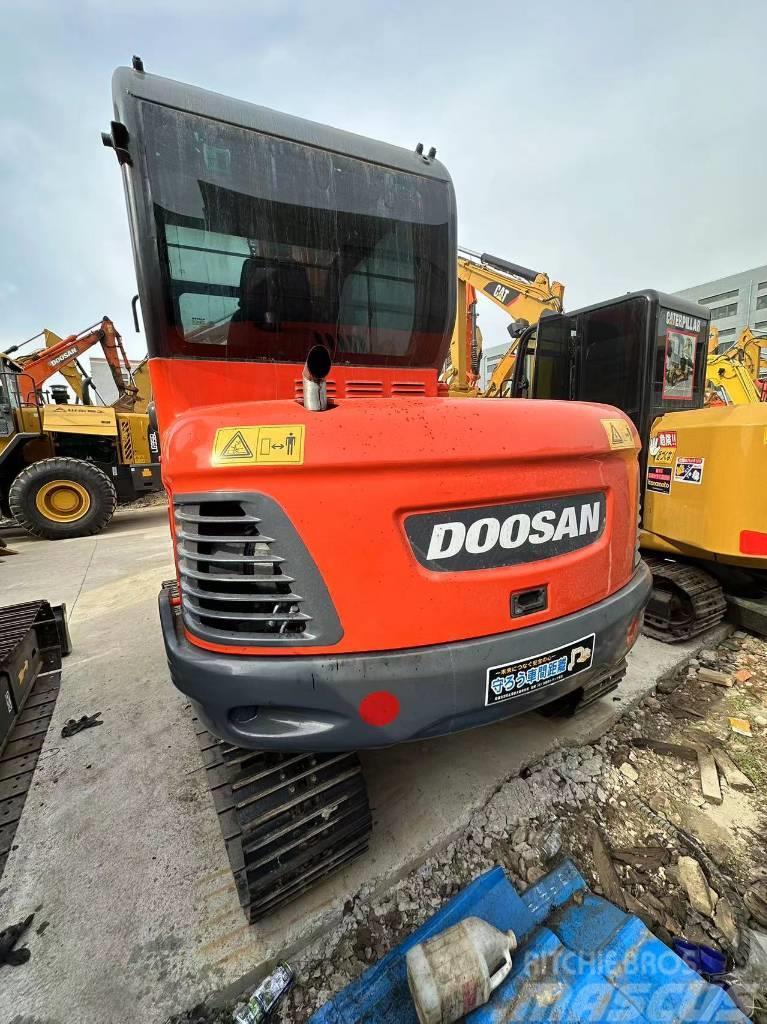 Daewoo Doosan 55 Pásové rýpadlá