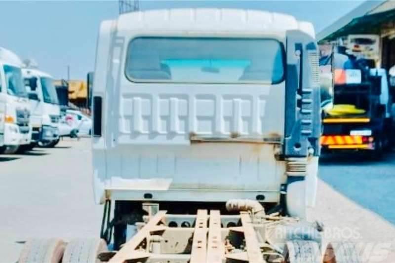 Isuzu NMR 250 AMT Crew Cab Ďalšie nákladné vozidlá