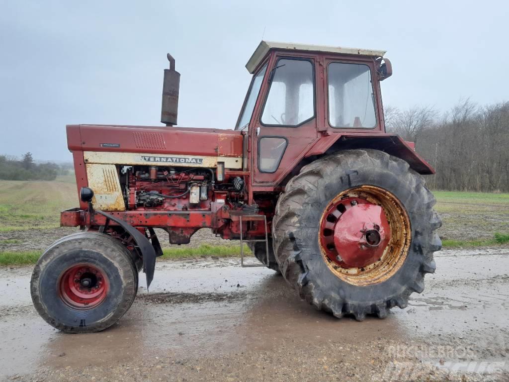 International FARMLL 966 og 946 4 WD Traktory