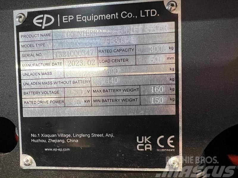 EP EFL303-B met een hefhoogte van 4,8 meter Akumulátorové vozíky