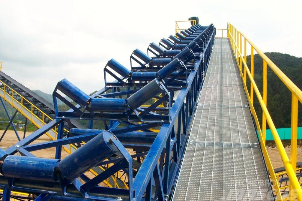 Kinglink belt conveyor for aggregates transport Iné