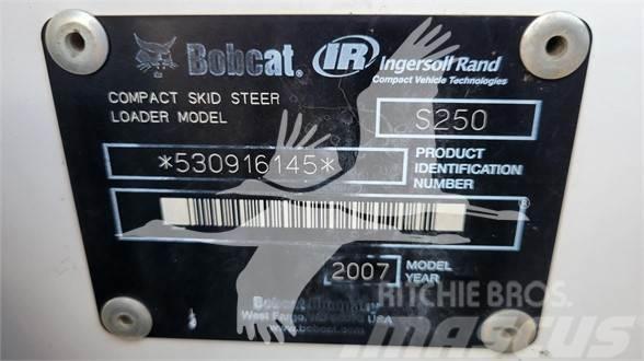 Bobcat S250 Šmykom riadené nakladače