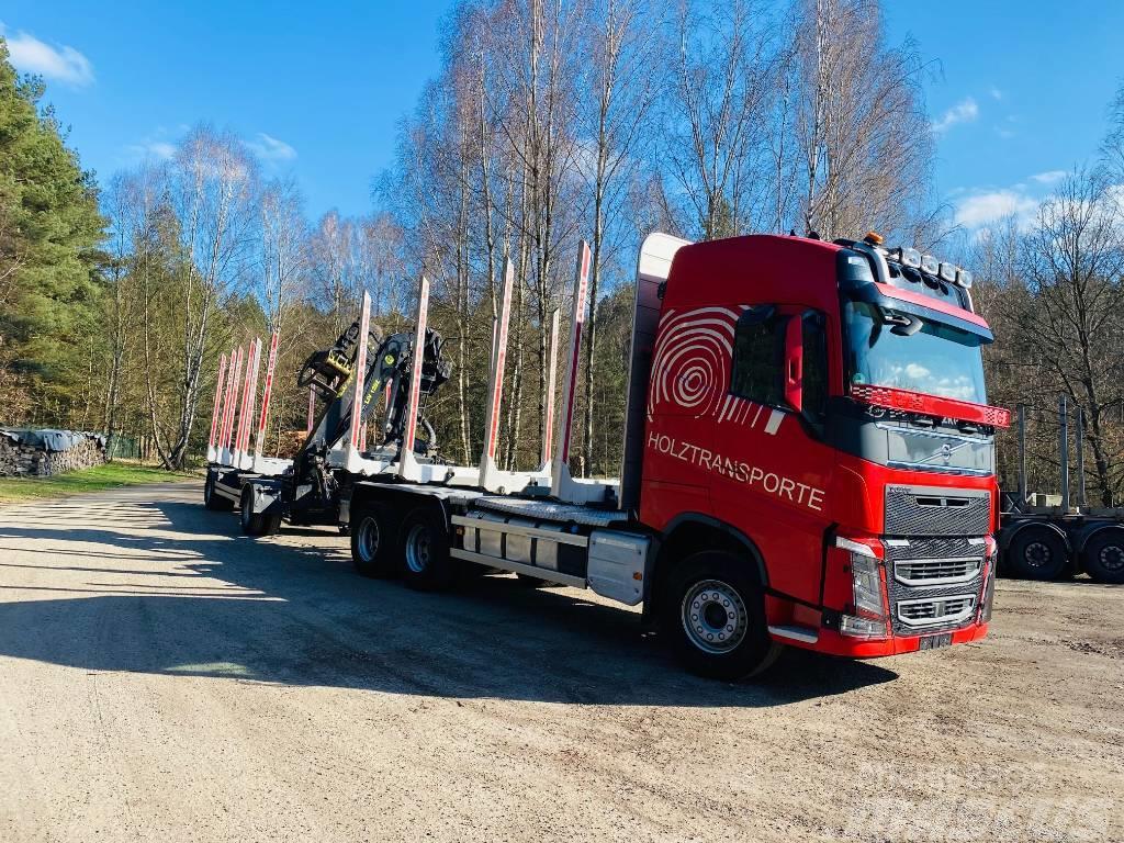 Volvo FH 13 540 6X4 z dźwigiem do przewozu drewna Nákladné vozidlá na prepravu dreva
