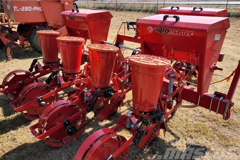 Agromaster 4 row planter Maize and Soya Ďalšie nákladné vozidlá