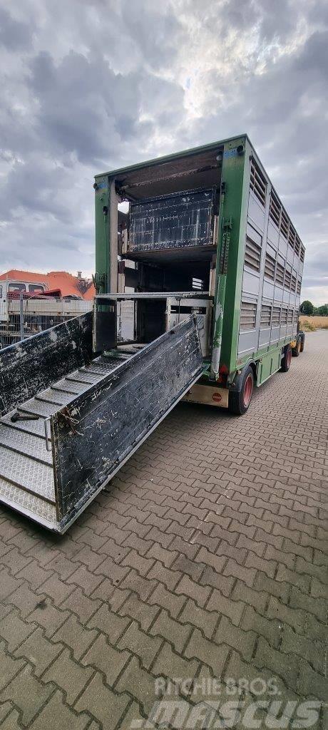  Przyczepa 2 osiowa do transportu zwierząt Prívesy na prepravu zvierat