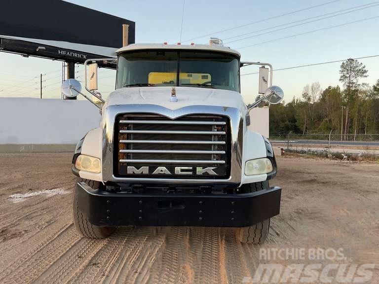 Mack GU 800 Ďalšie nákladné vozidlá