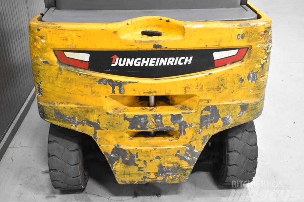 Jungheinrich EFG 320 Akumulátorové vozíky