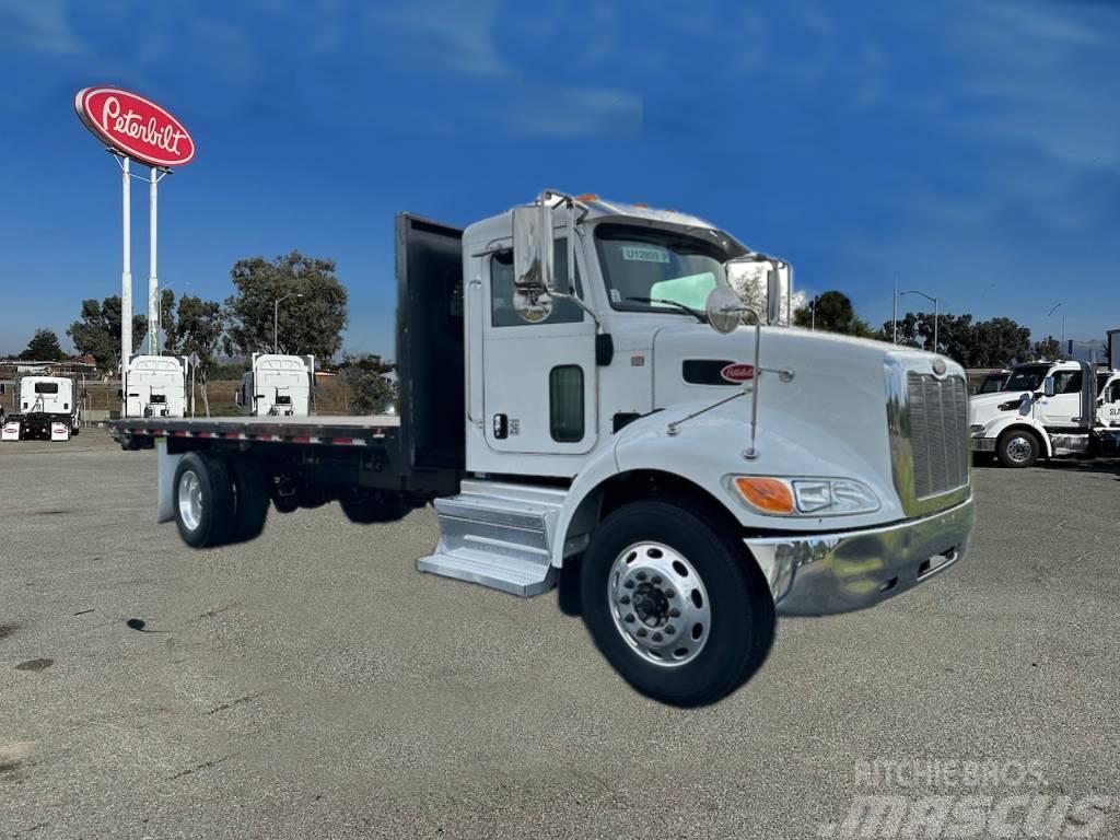  Petebilt 337 Plošinové nákladné automobily/nákladné automobily so sklápacími bočnicami